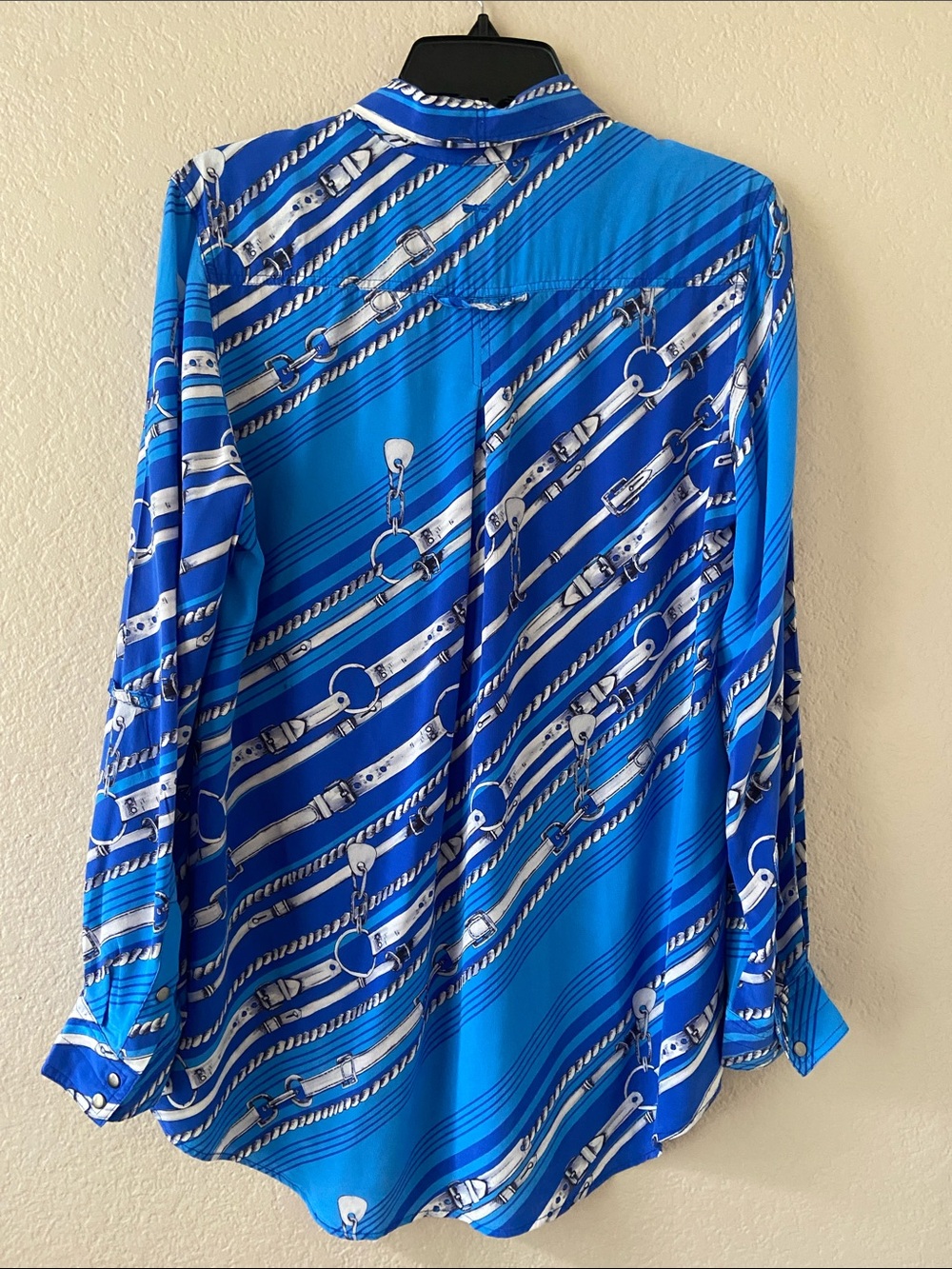 Tyler Boe Olivia Silk Bold Blue Equestrian Chain and Belt Pattern Blouse. Size M - Picture 4 of 13